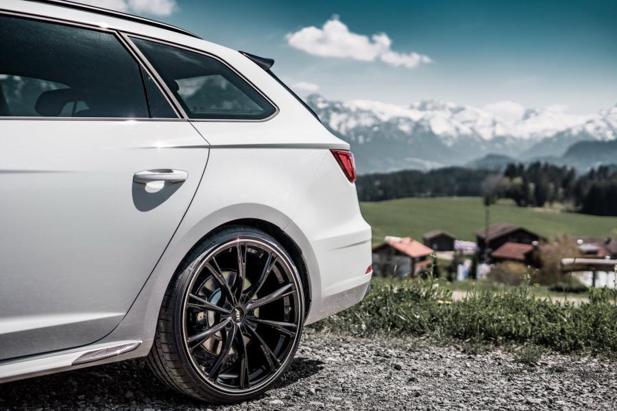Детали экстерьера Seat Leon Cupra R ST by ABT 2019 года  (фото 8 из 8)
